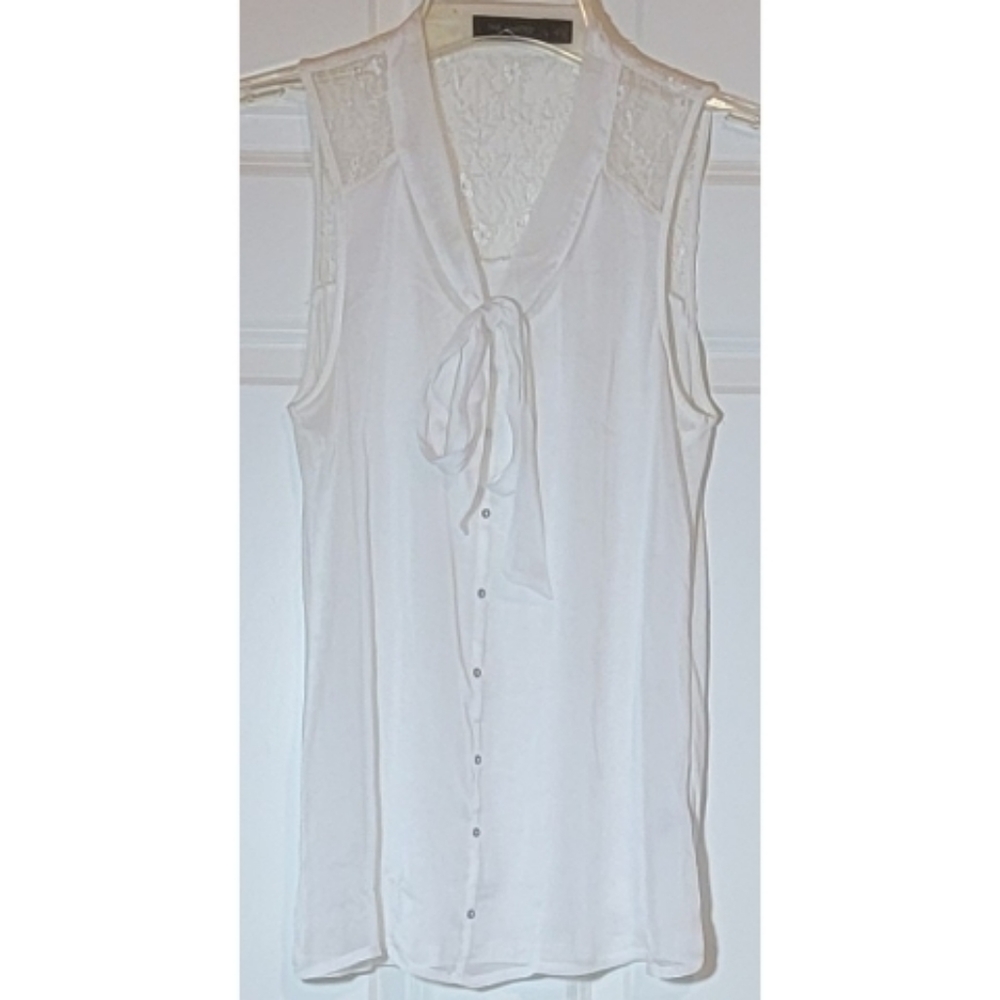 ❤️‍🔥$8~ The Limited Sleeveless Blouse With Lace Inserts & Chiffon Tie, X